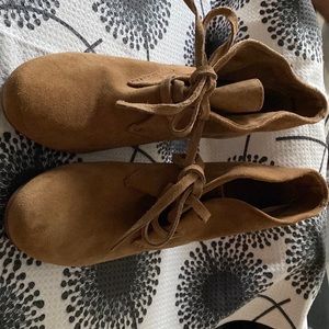 Gianni Bini Tan Suede Wedges with Laces, size 8.0/8.5